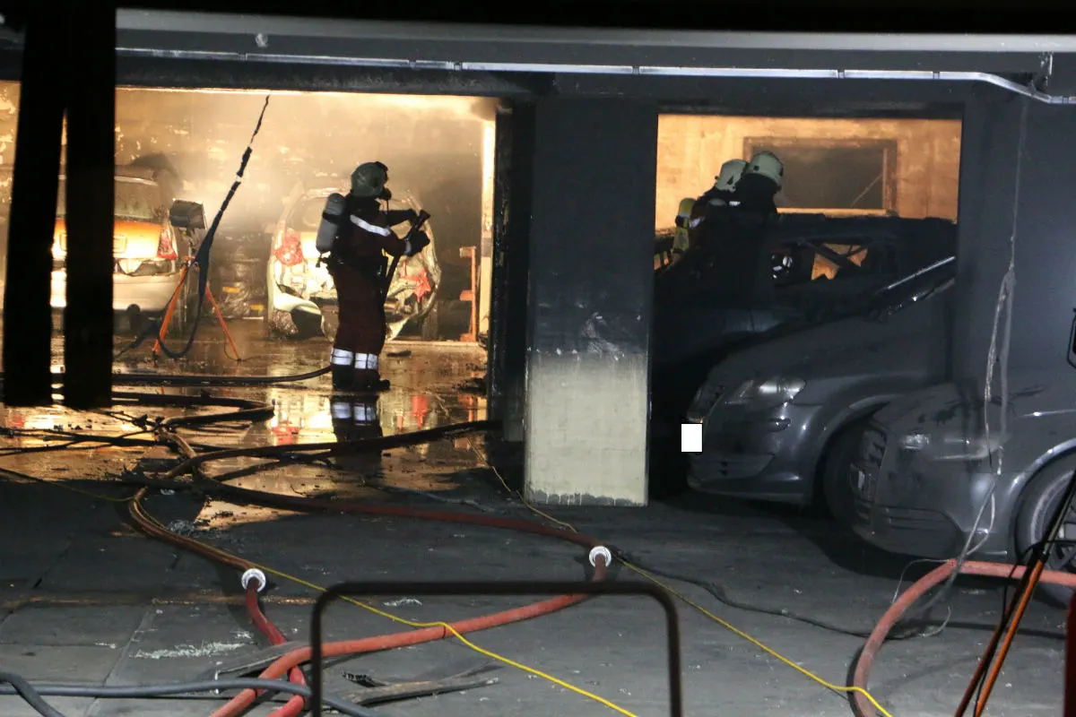 Geroldswil ZH - Brand in Tiefgarage einer Überbauung