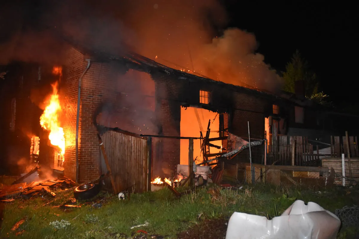 Kutenholz – Feuer zerstört Teil eines landwirtschaftlichen Anwesens