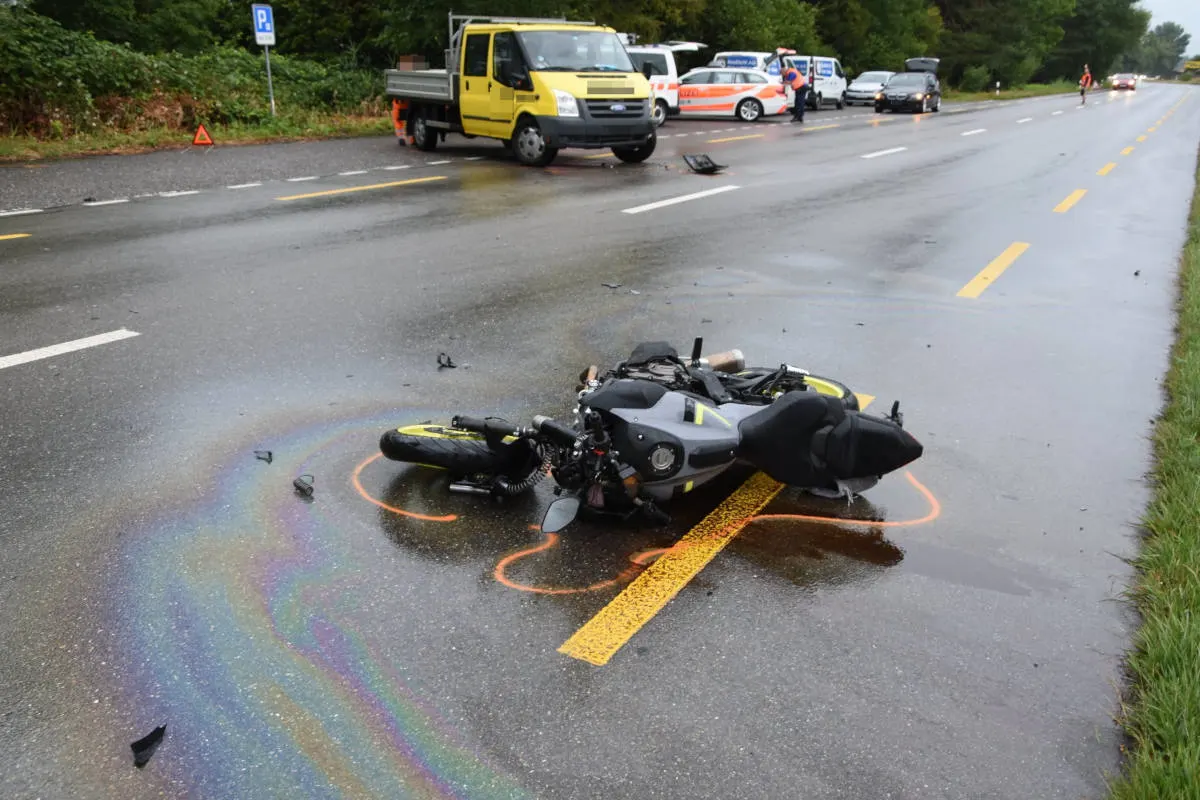 Thal SG - Motorrad übersehen