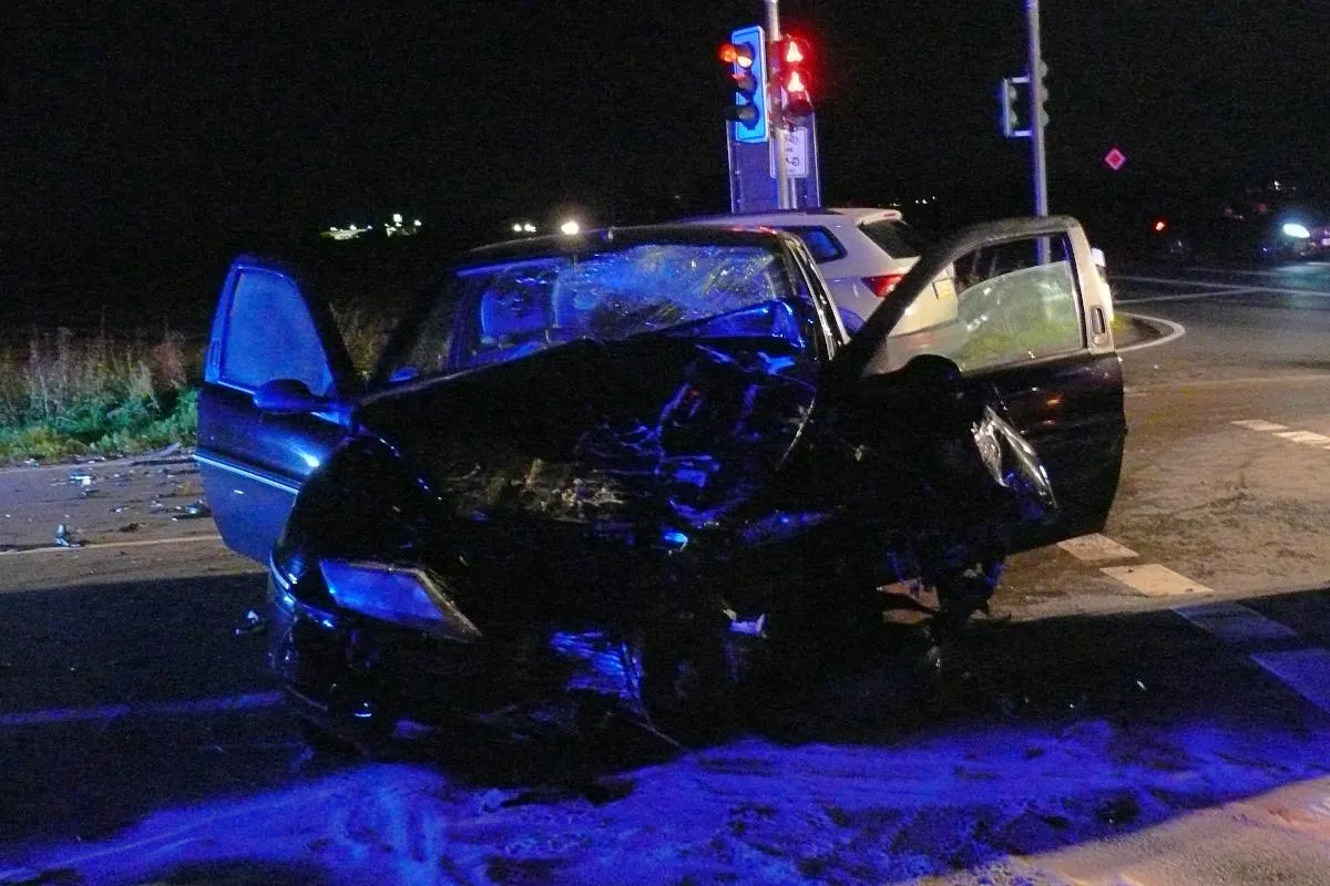 B264 Merzenich - Beim Abbiegen schwerem Unfall verursacht