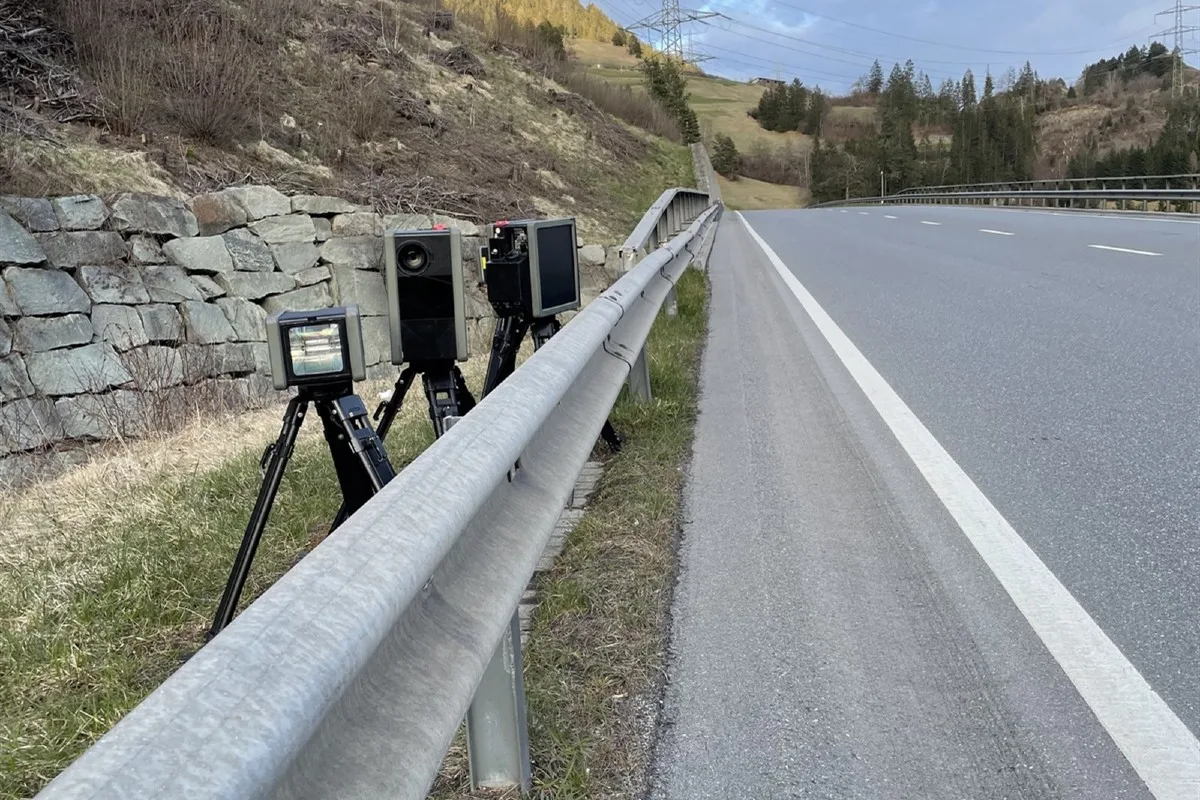 Raser in Alvaschein im Kanton Graubünden mit 145 km/h auf der Nationalstrassse N29 geblitzt