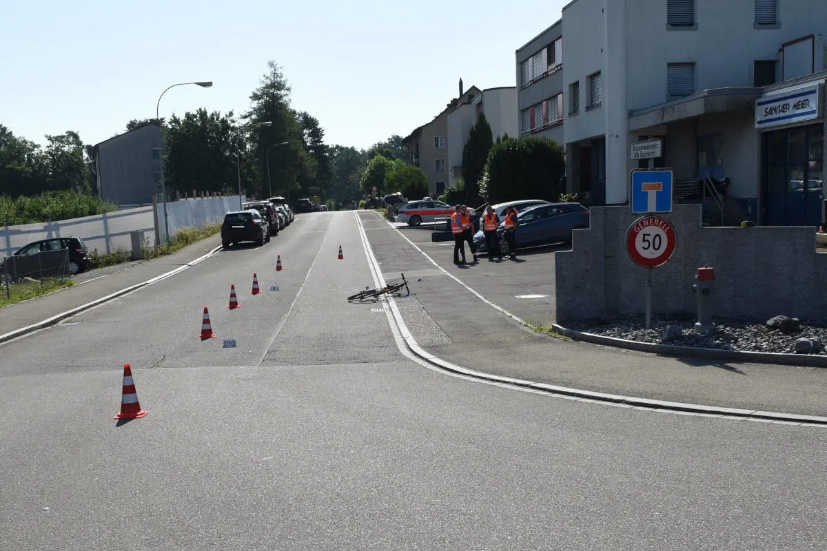 Dällikon ZH – Schwer verletzten Velofahrer aufgefunden