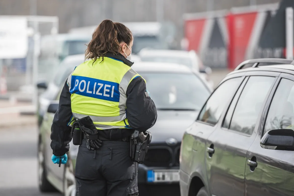 München - Mutmaßliche Schleuserin muss in Untersuchungshaft