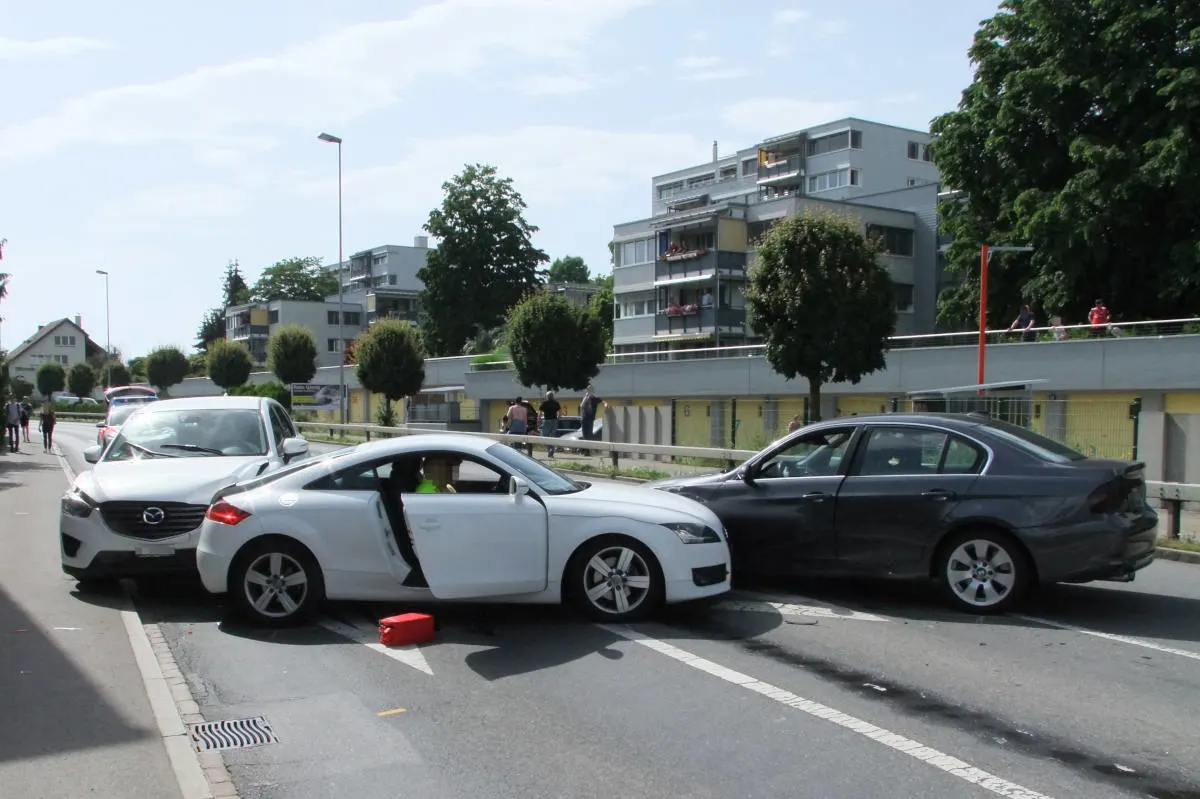 Rapperswil-Jona SG - Frontalkollision an der Ampel