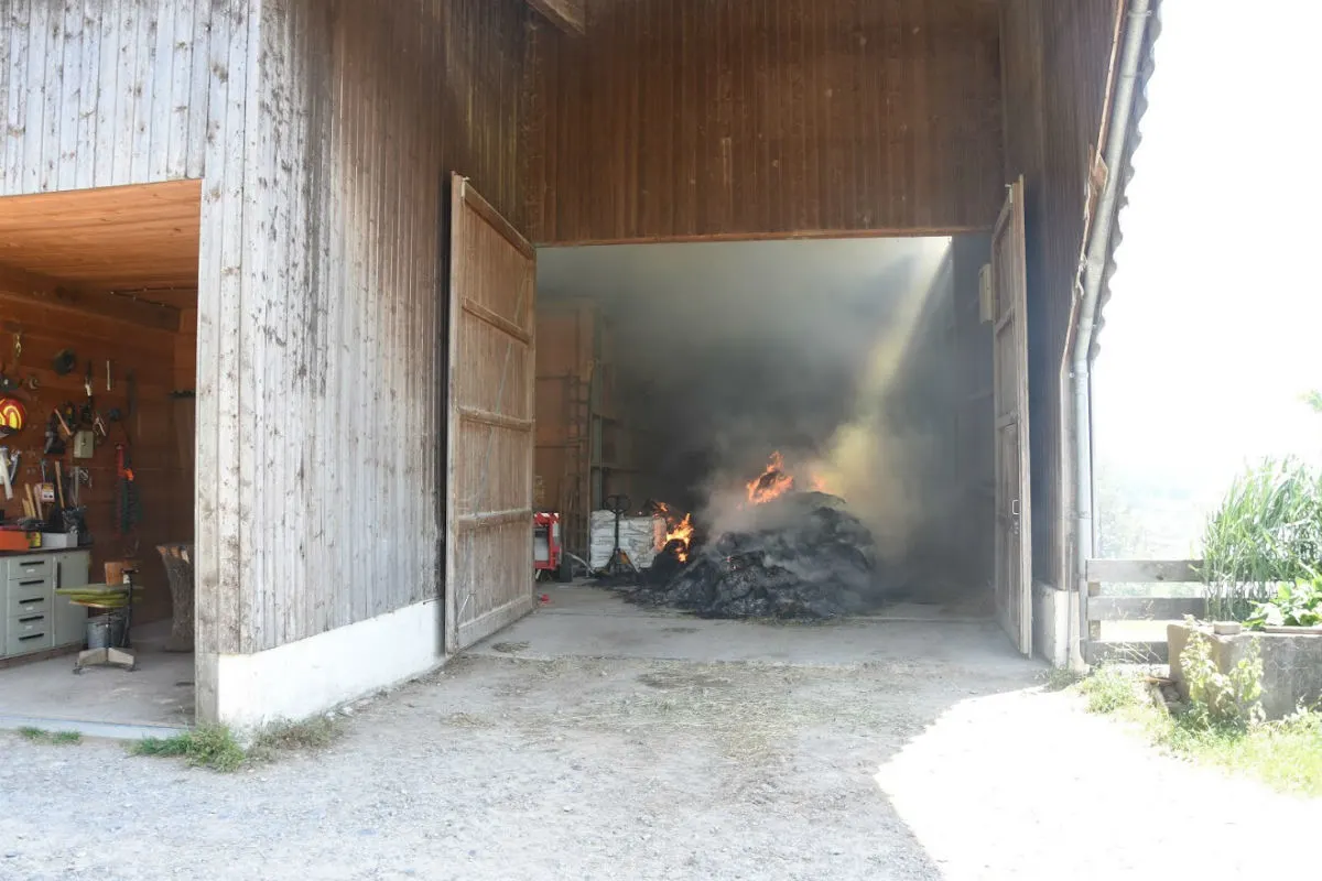 Oberbüren SG - Heu fängt Feuer