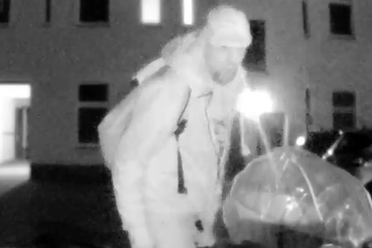 Fahndung in Berlin - Schlafendes Seniorenpaar bestohlen
