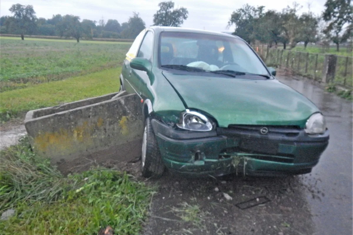 Alkoholisiert in Weinfelden TG verunfallt - Lenker von Opel Corsa fuhr in einen Brunnen