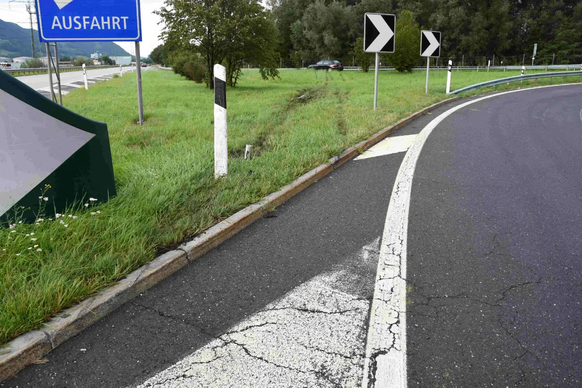 Sennwald SG - 19-Jährige verliert Kontrolle über Auto!
