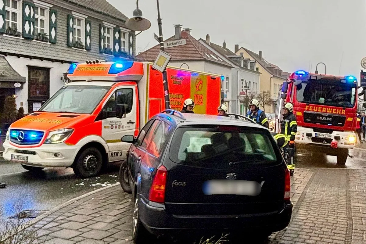Niedersprockhövel NW - Gegen eine Straßenlaterne geprallt