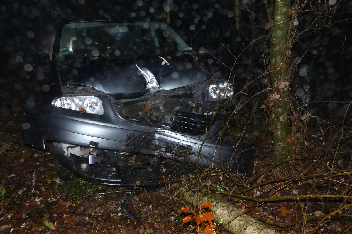 Midlum (Wurster-Nordseeküste) – Verkehrsunfallflucht im Midlumer Moor
