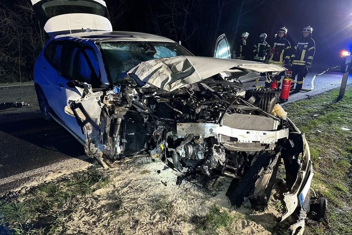 Kalkar NW - Rad bei schwerem Unfall ausgerissen