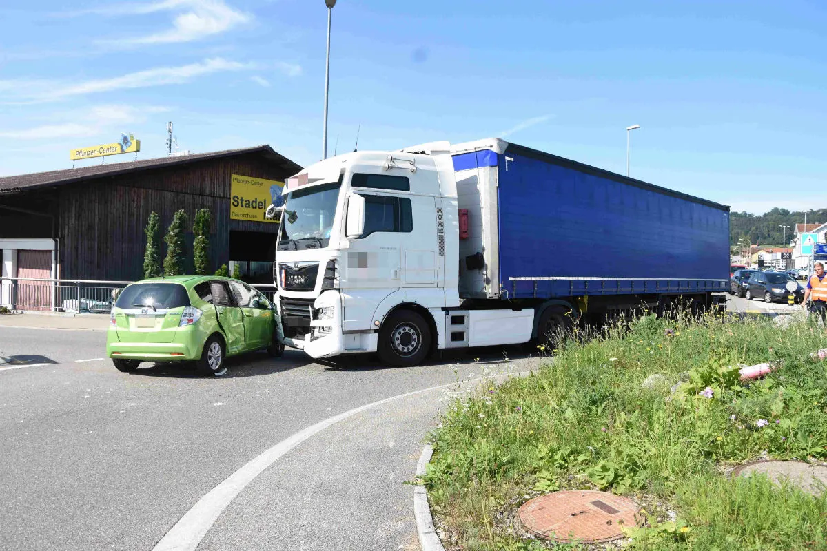 Zuzwil SG - Im Kreisel zusammengestossen - Zeugenaufruf