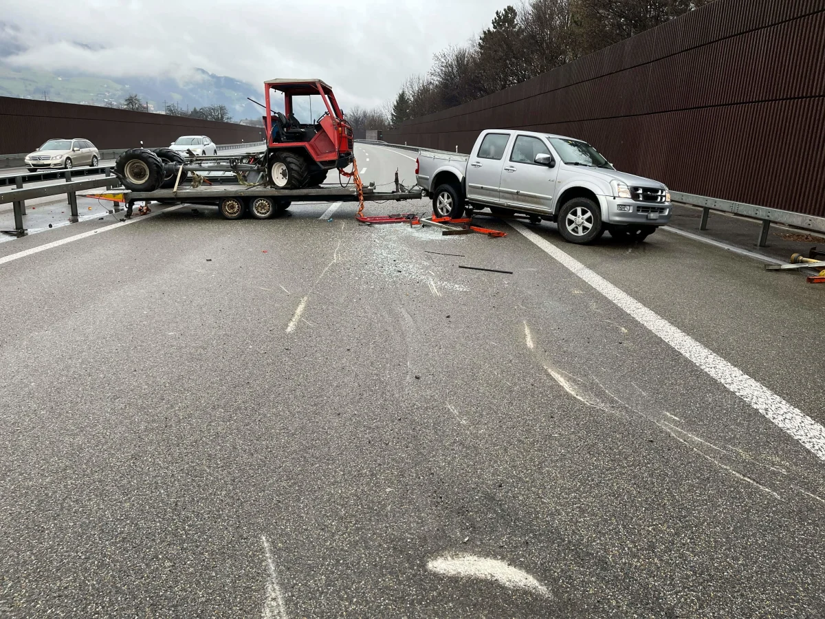 A3 Sargans SG – Rückstau nach Selbstunfall mit Anhängerzug