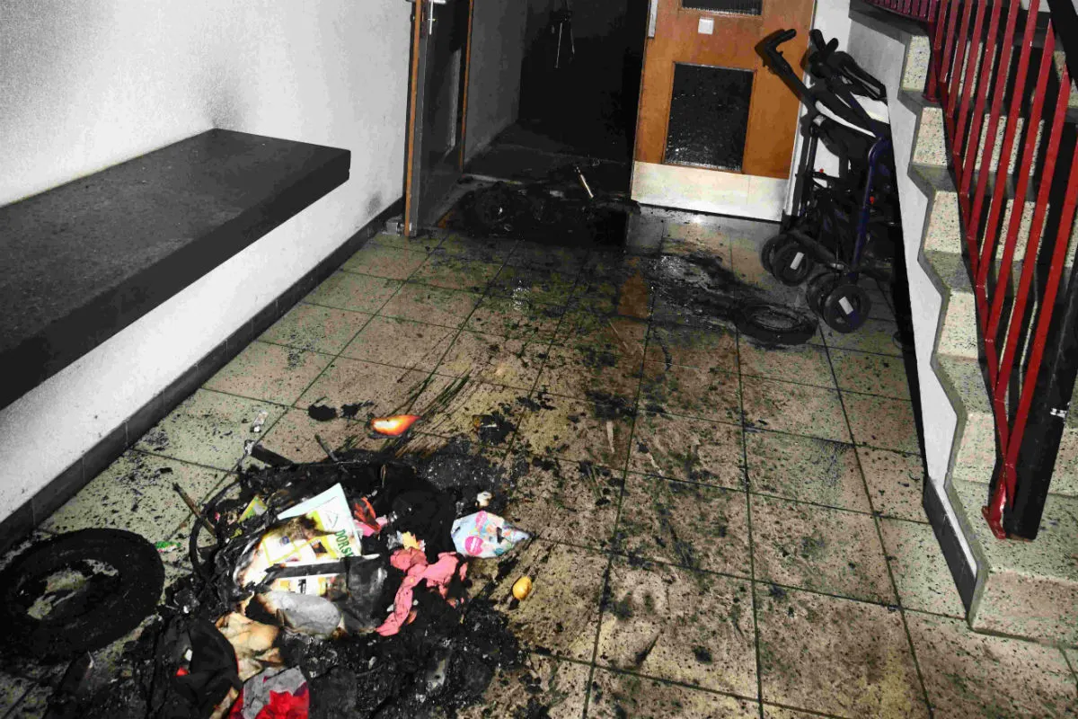 St.Gallen SG - Brand in Mehrfamilienhaus – drei Personen leicht verletzt
