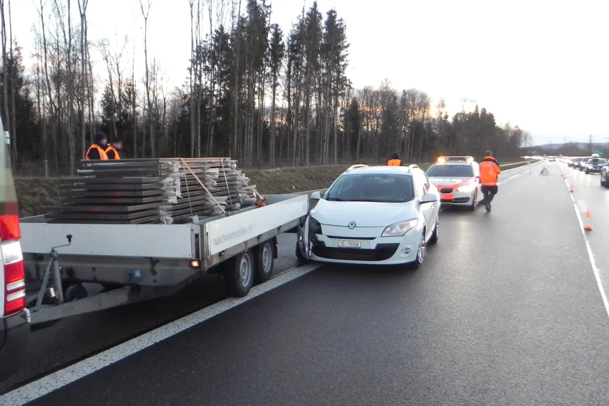 A7 Hüttlingen TG - Auffahrunfall nach Sekundenschlaf
