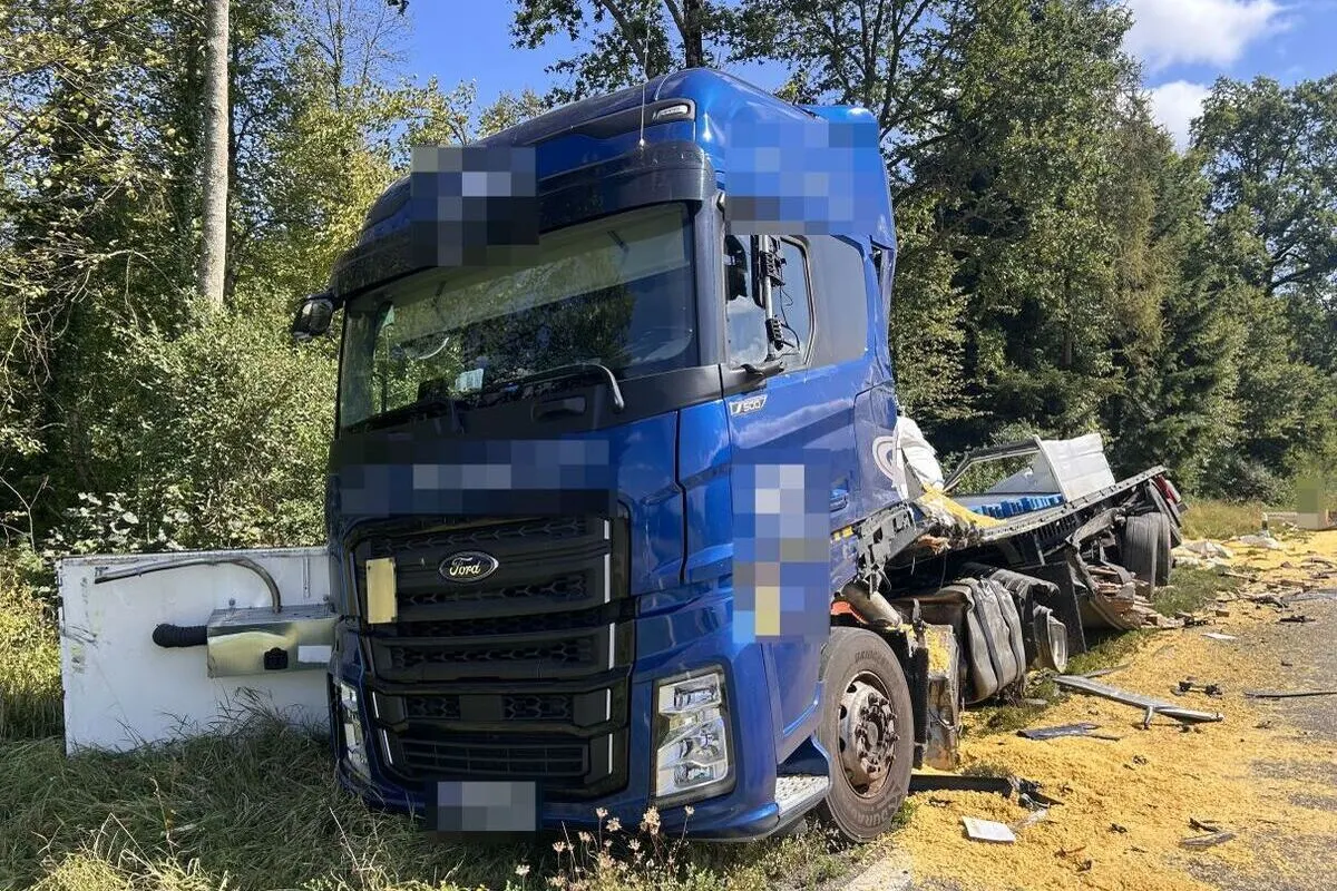 Eiken AG - Lastwagenfahrer kommt bei schwerem Unfall ums Leben