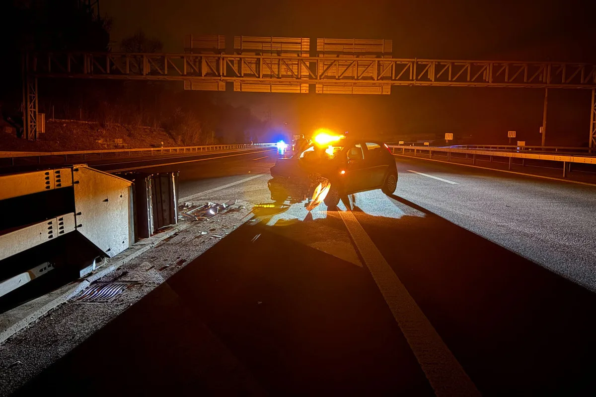 Cham ZG – Sekundenschlaf führt zu Unfall auf der A4