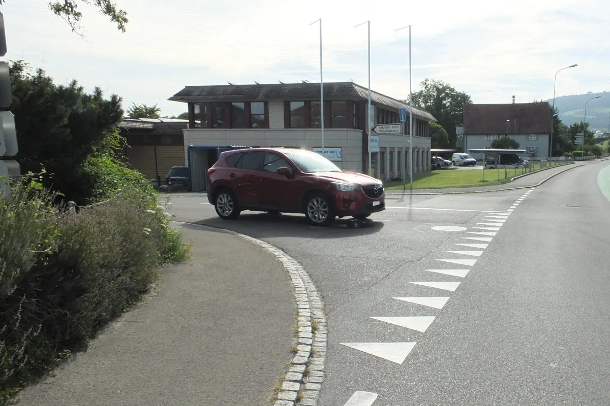 Unfall Tübach SG – Velo kollidiert mit Auto