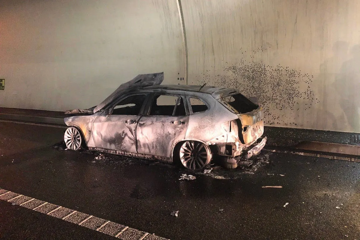 Olten SO – Fahrzeugbrand in Tunnel