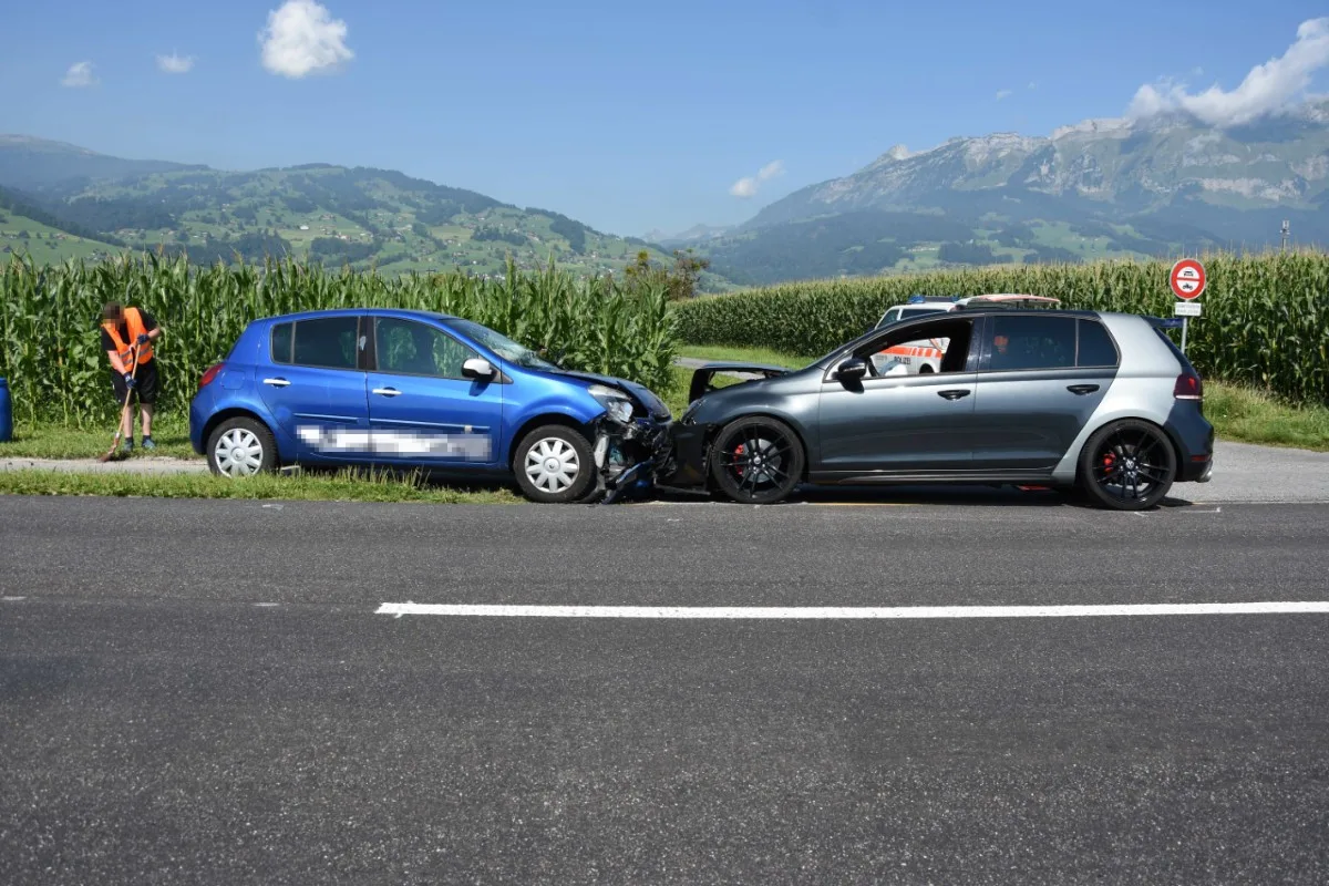 Grabs SG - Beifahrerin bei Frontalkollision verletzt