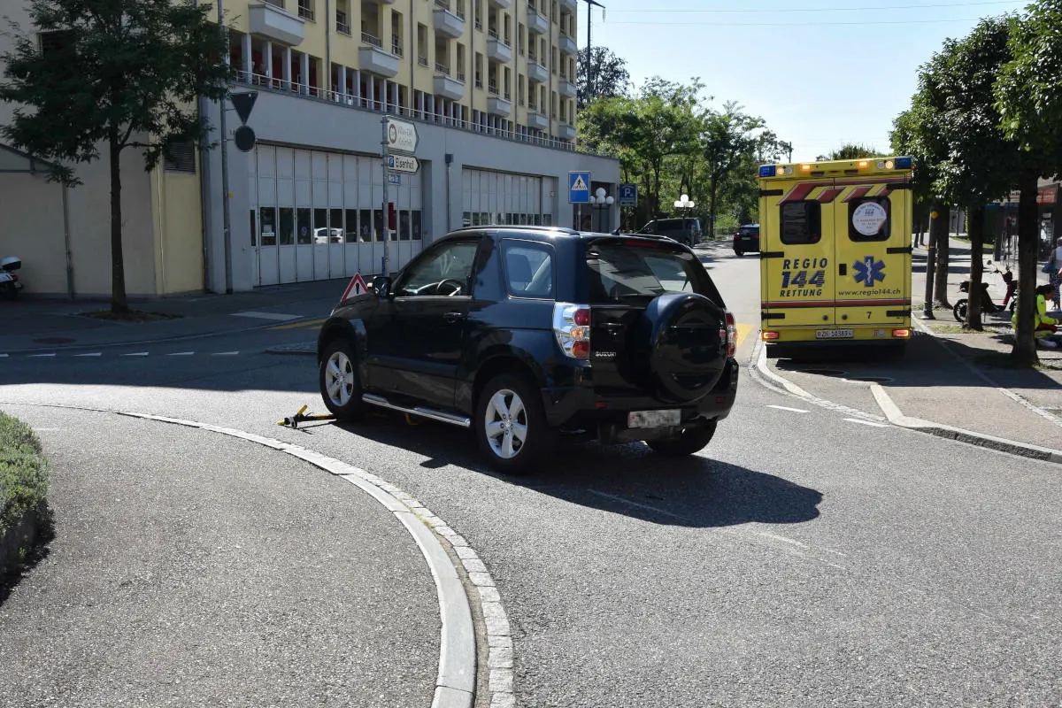 Rapperswil-Jona SG – Kollision zwischen Auto und E-Trottinett