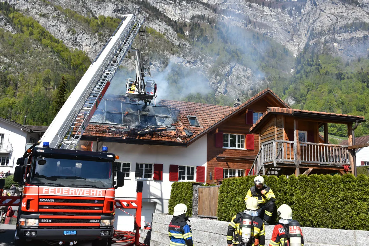 Heiligkreuz (Mels) SG - Dachbrand bei Einfamilienhaus