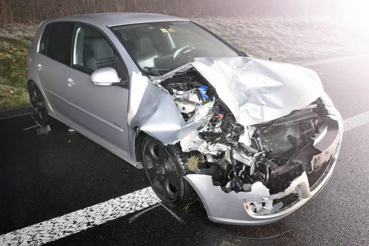 Neuenkirch / A2 LU - Verkehrsunfall zwischen Auto und Lieferwagen