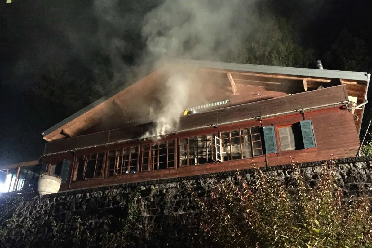 Vuadens FR - Brand in einem Chalet