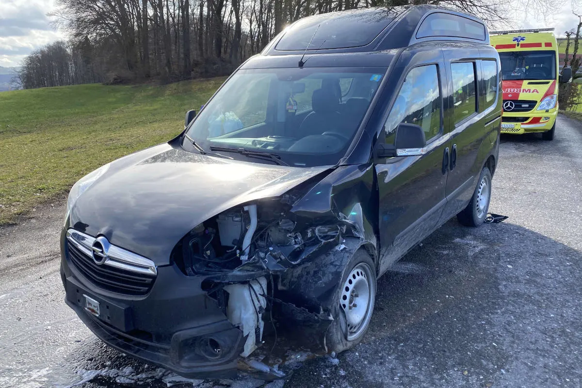 Dürrenäsch AG – Bei Kollision verletzt