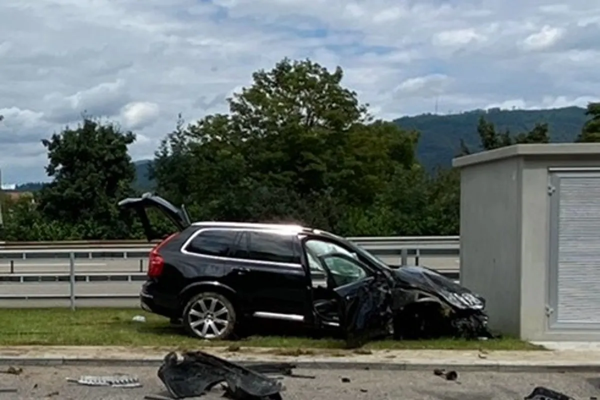 Mumpf AG - Spektakulärer Selbstunfall endet glimpflich