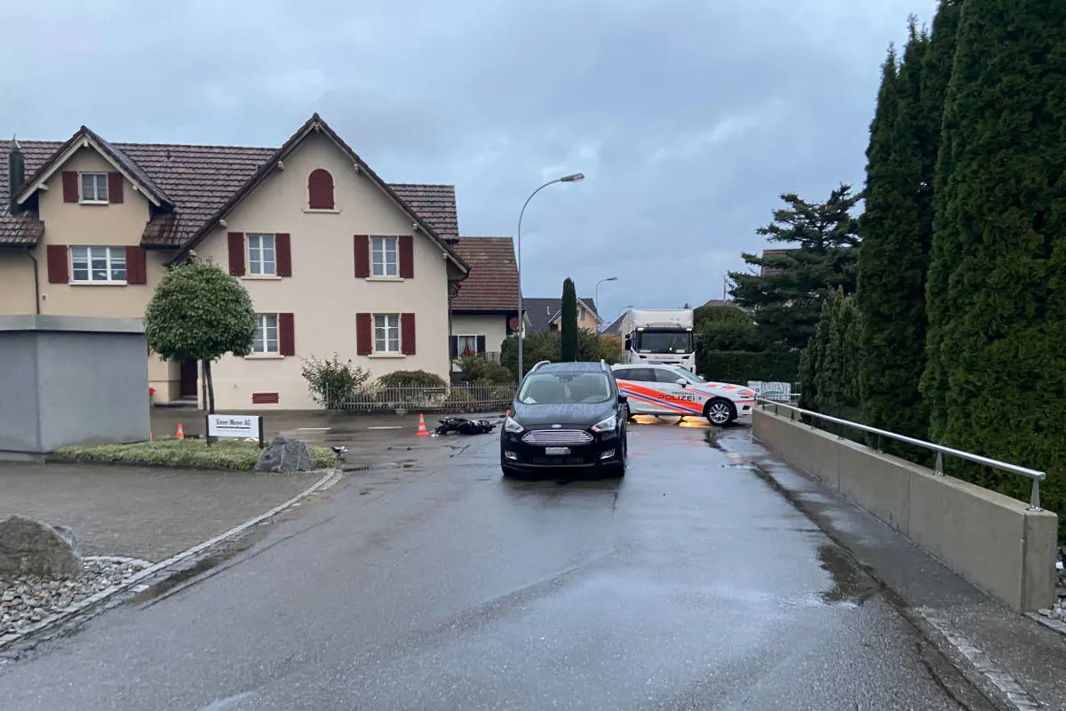 Villmergen AG – Rollerfahrer bei Kollision schwer verletzt