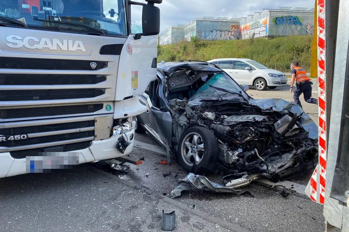 A1 Wiedlisbach BE – Auffahrkollision mit drei beteiligten Fahrzeuge