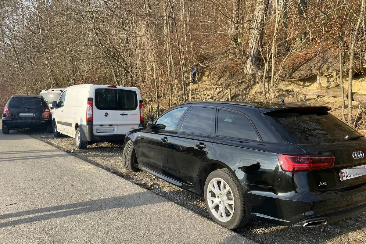 Endingen AG -  Lernfahrerin alleine unterwegs - Unfall mit mehreren Autos!