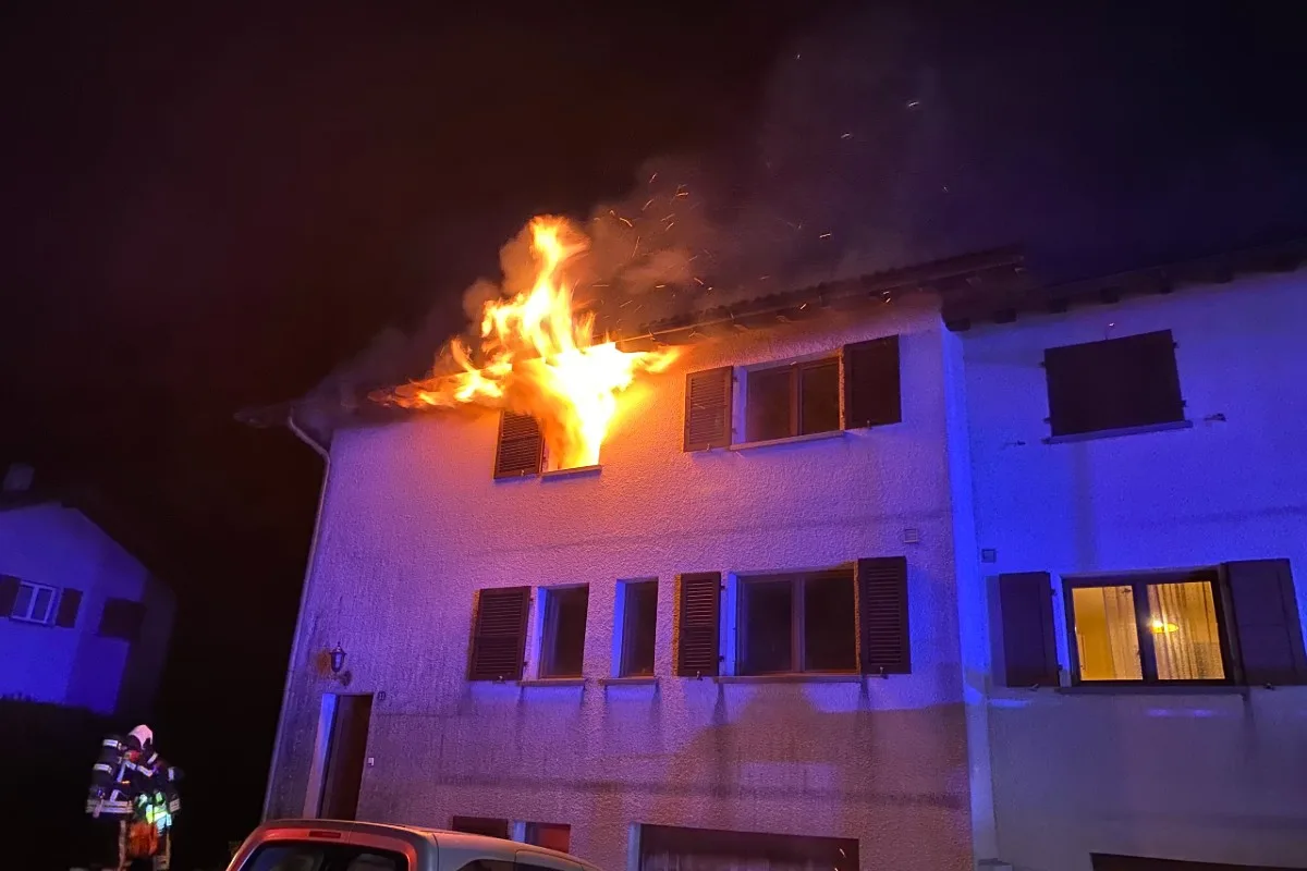 Dorénaz VS - Frau stirbt nach Brand in Wohnhaus 