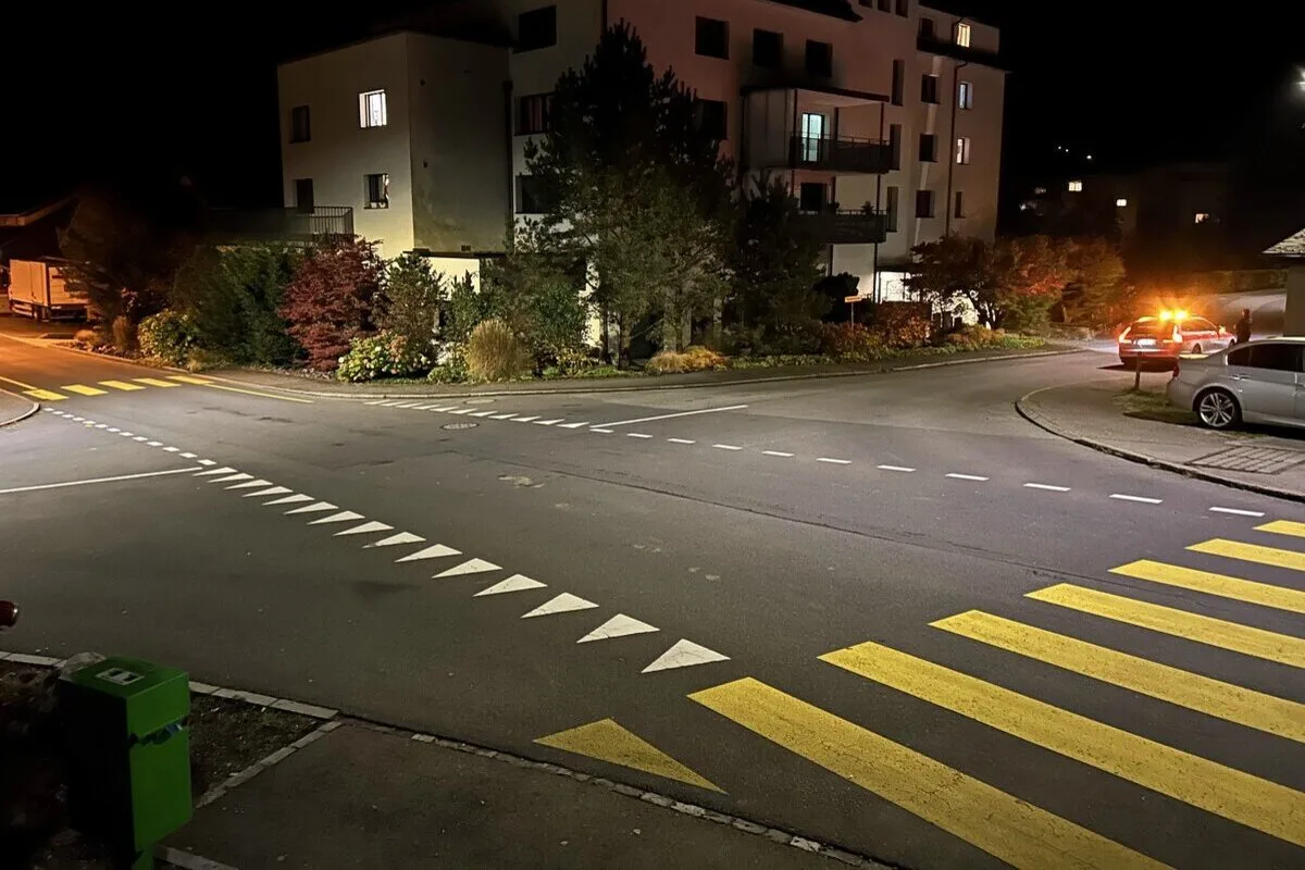 Brunnen SZ – Autolenkerin flüchtet nach Unfall 