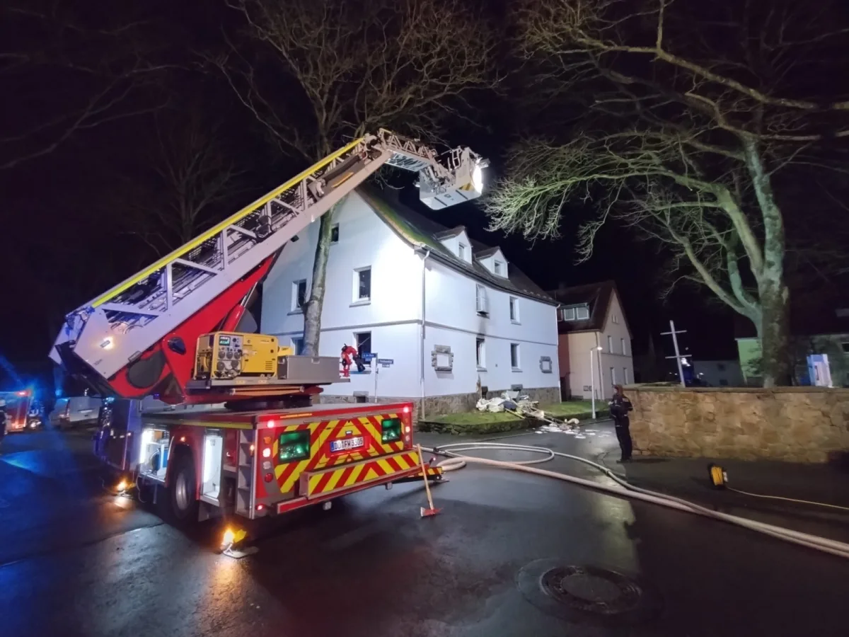 Dortmund-Marten – Schwer verletzte Person nach Wohnungsbrand