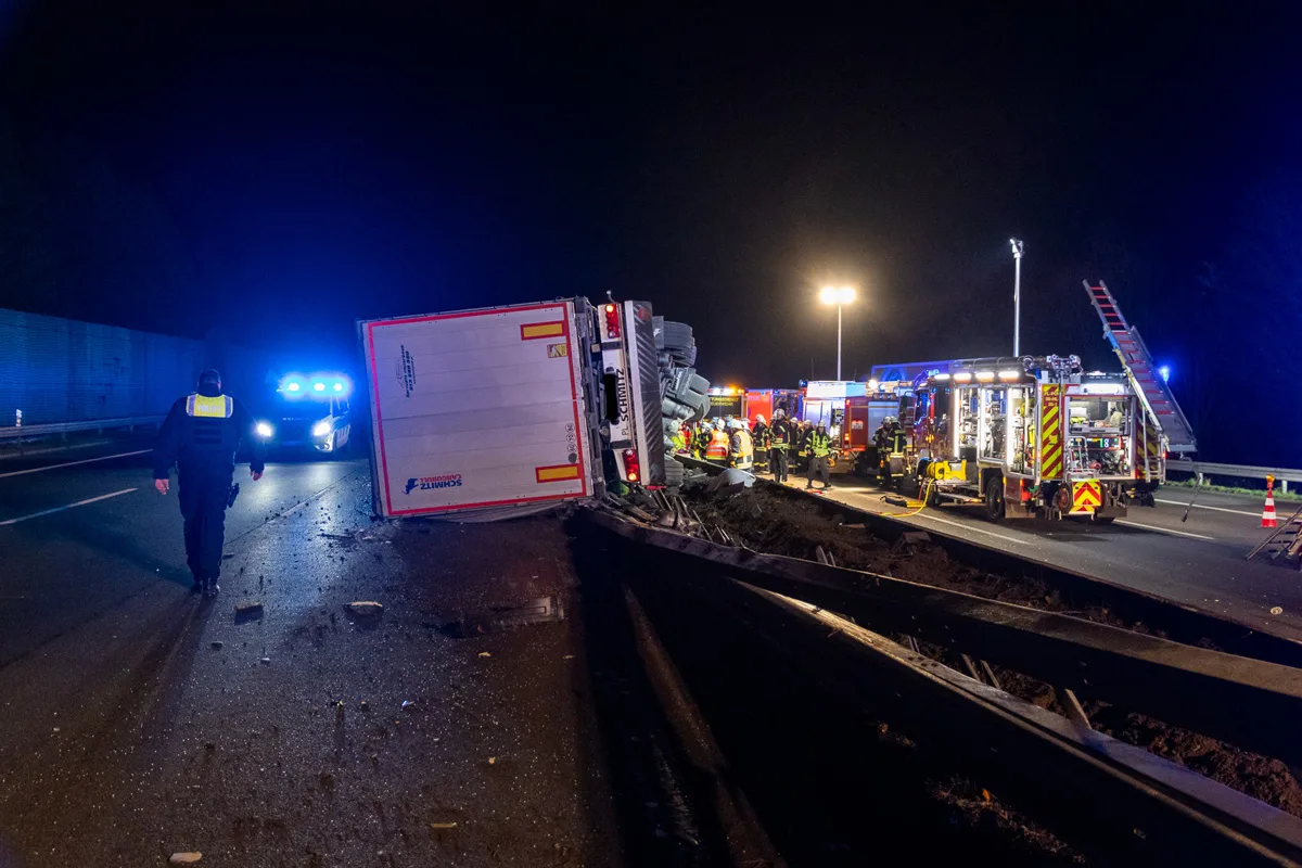 Porta Westfalica – Lkw-Fahrer nach Unfall lebensgefährlich verletzt