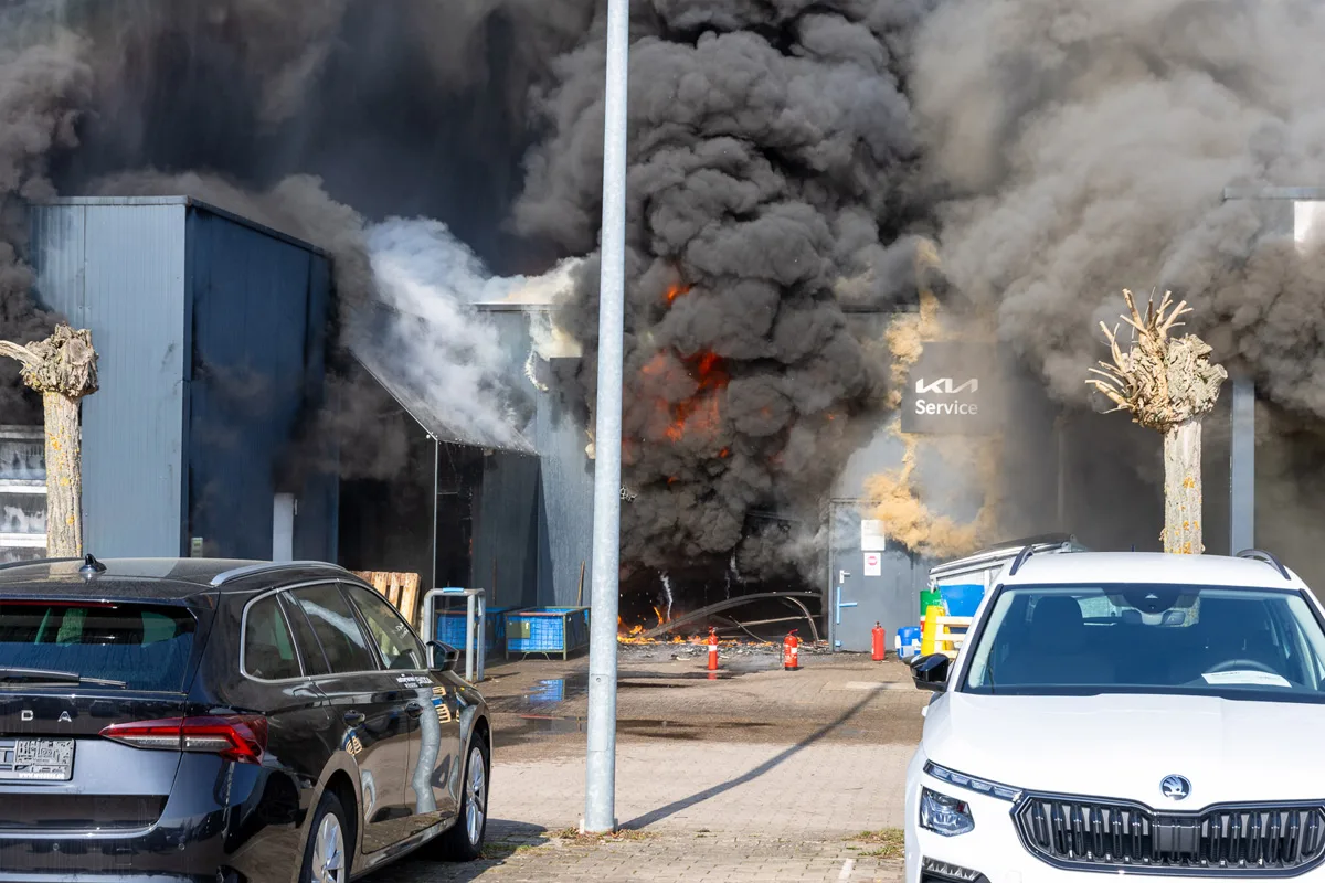 Porta Westfalica – Großbrand zerstört Kfz-Werkstatt