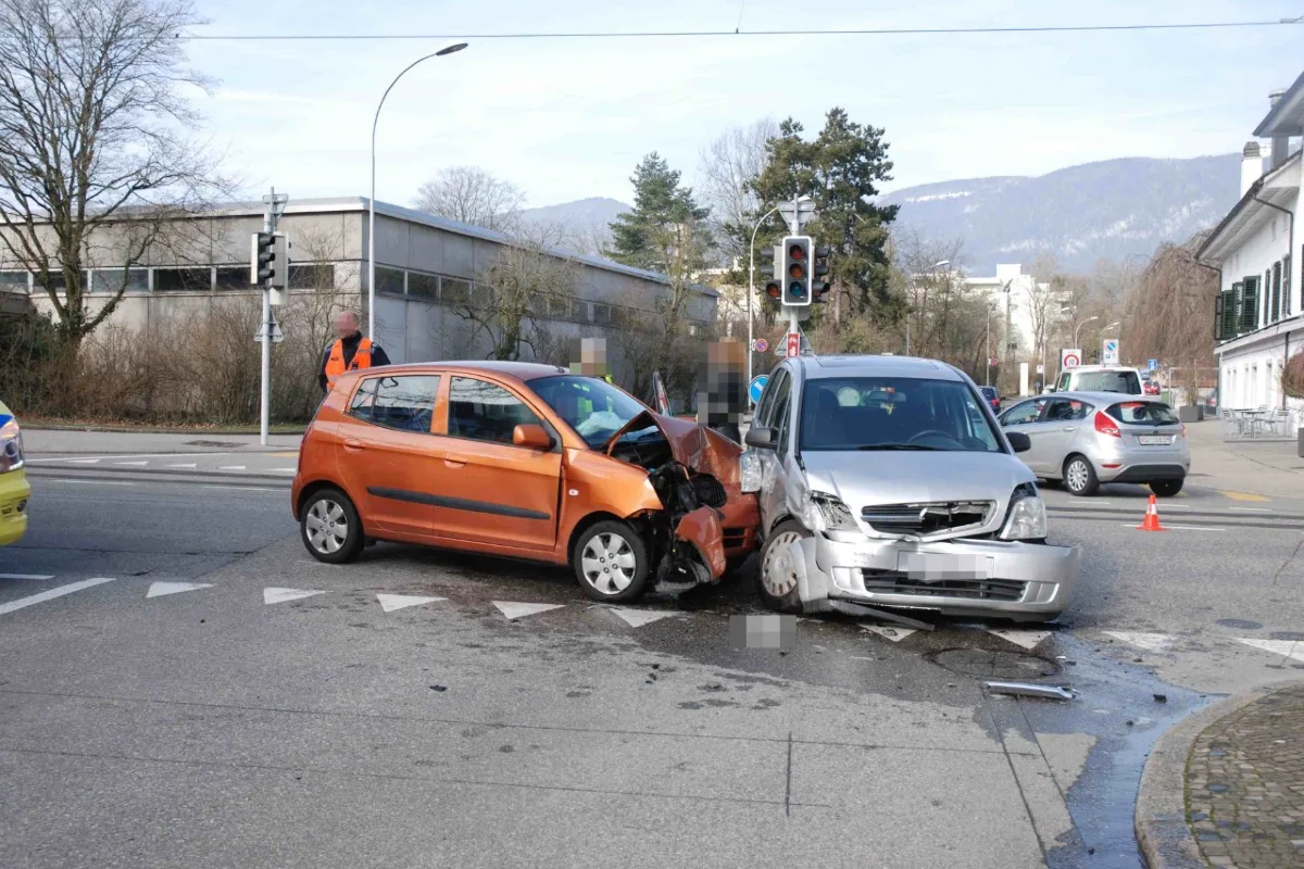 Solothurn  - Beifahrerin überlebt Unfall mit einem anderen Fahrzeug nicht!