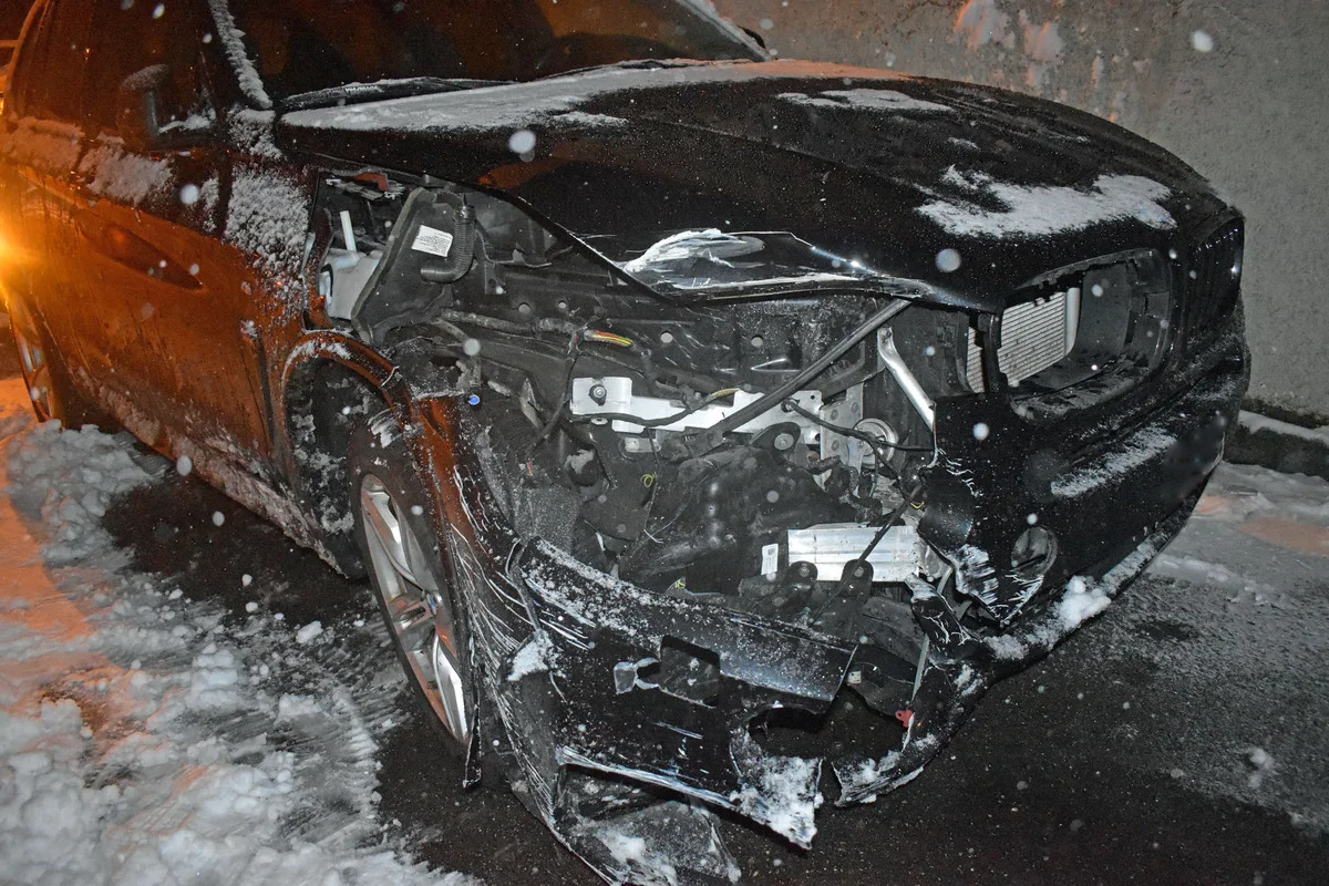 Escholzmatt-Marbach LU - Auf schneebedeckter Fahrbahn verunfallt 