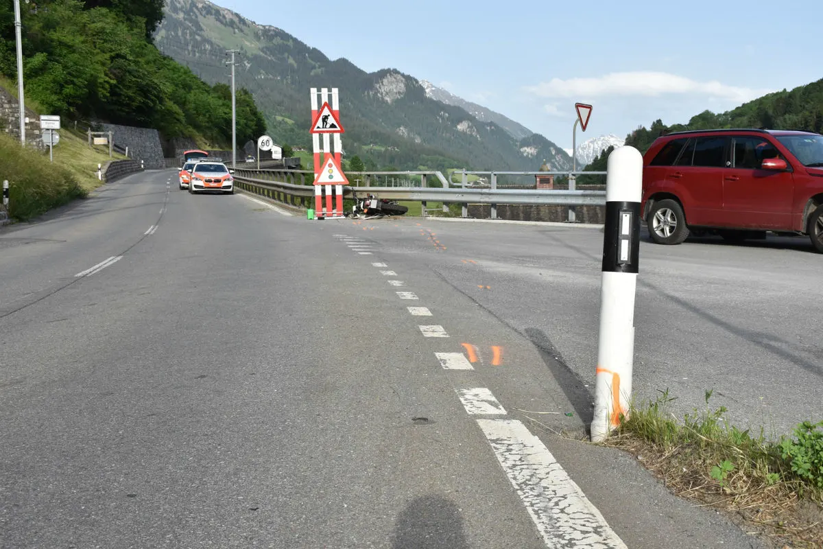 Küblis GR - Motorradlenker nach Selbstunfall verletzt