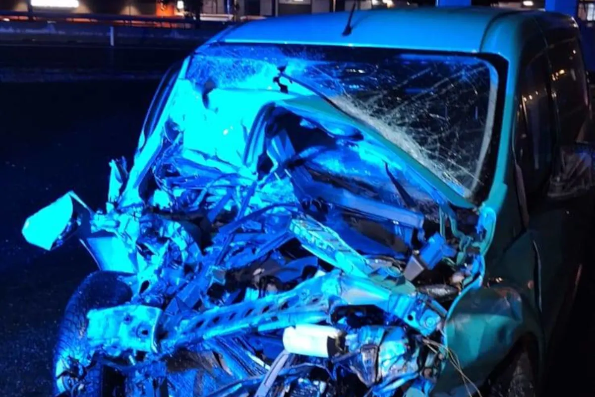 A2 Bad Waltersdorf ST – Pkw prallt auf Lkw: