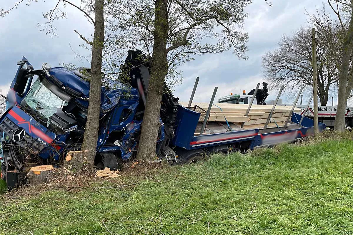 Riede - L333 nach schwerem Unfall gesperrt