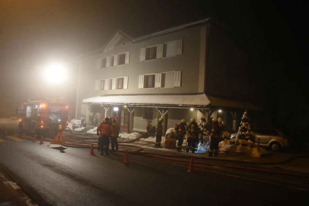 Mosnang SG - Tumbler-Brand in Mehrfamilienhaus