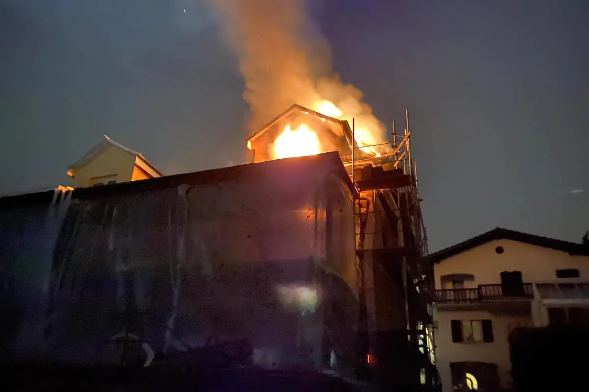 Feuer in Hägglingen AG – Brand richtet massiven Schaden an