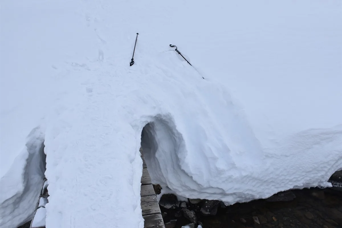 Pontresina GR -  Schneeschuhwanderer nach Sturz in Bach tödlich verunglückt