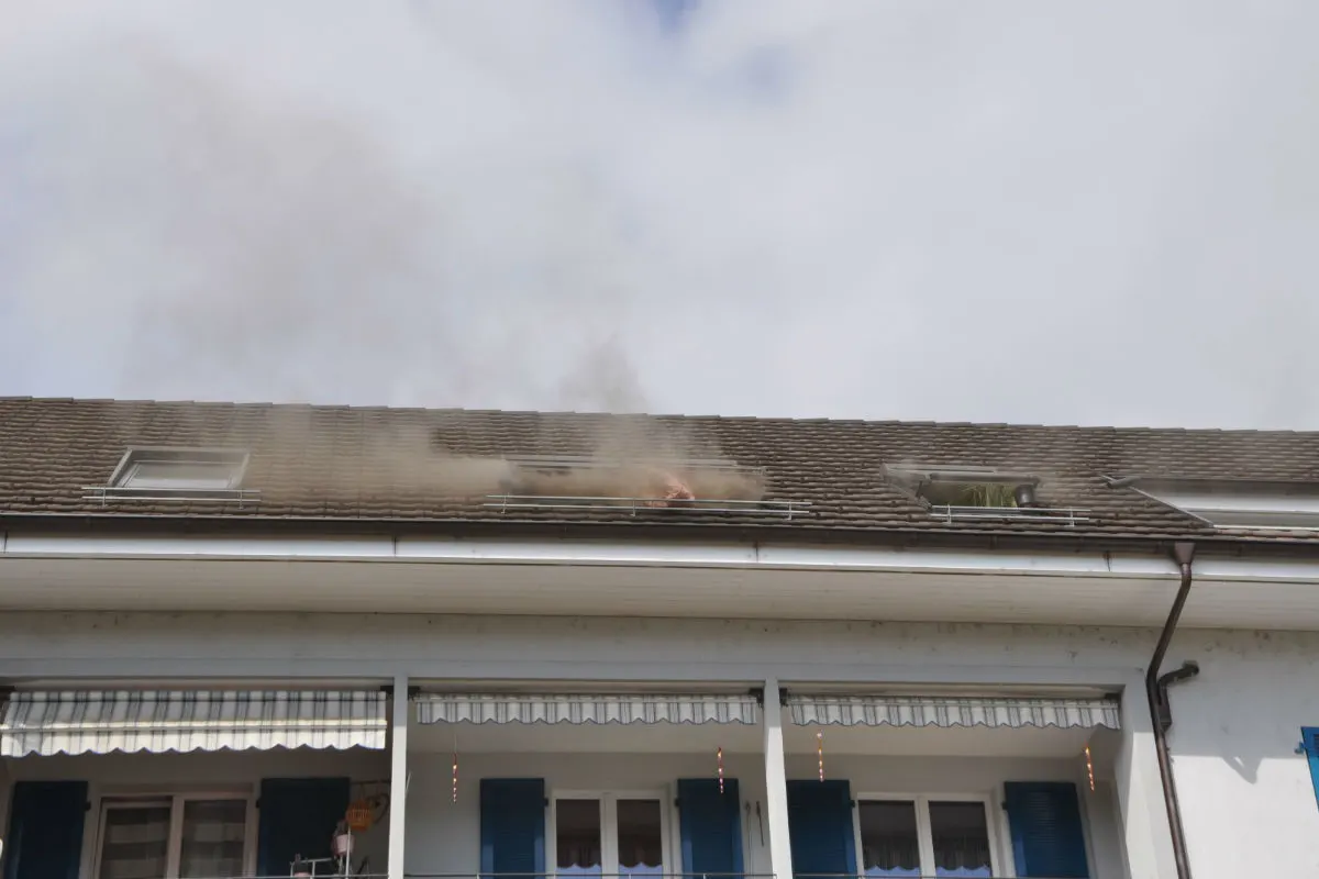 Wangen bei Olten SO - Brand in einer Dachwohnung