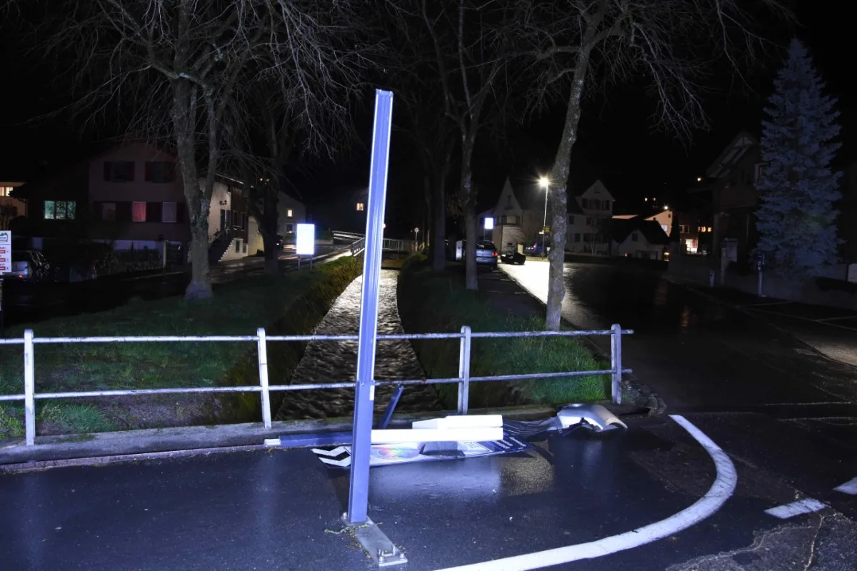 Walenstadt SG - 47-Jähriger baut in fahrunfähigem Zustand Selbstunfall