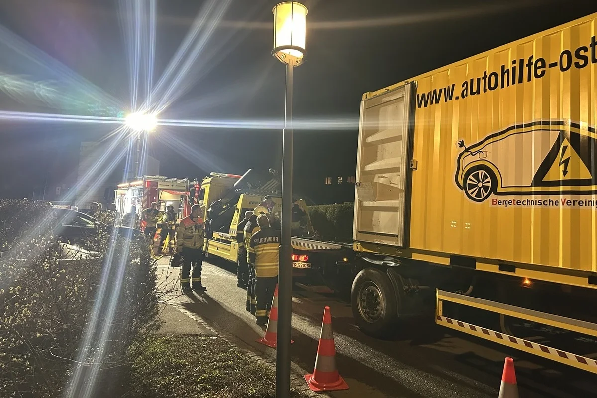 Appenzell AI – Hybridfahrzeug in Brand geraten 