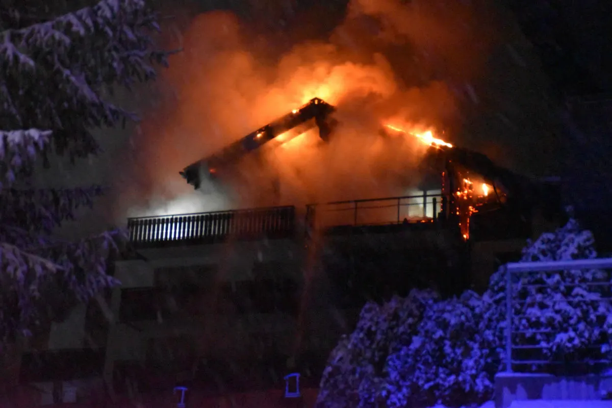 Sedrun GR -  Brand in Mehrfamilienhaus